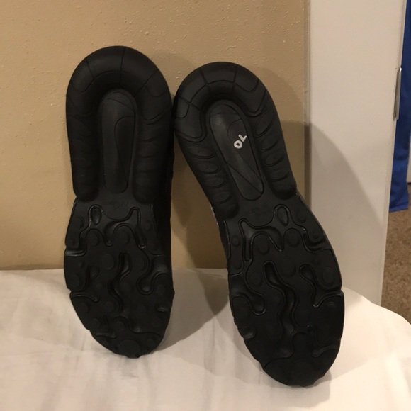 **NWOT** Air Max 270 “Triple Black” - Picture 2 of 6